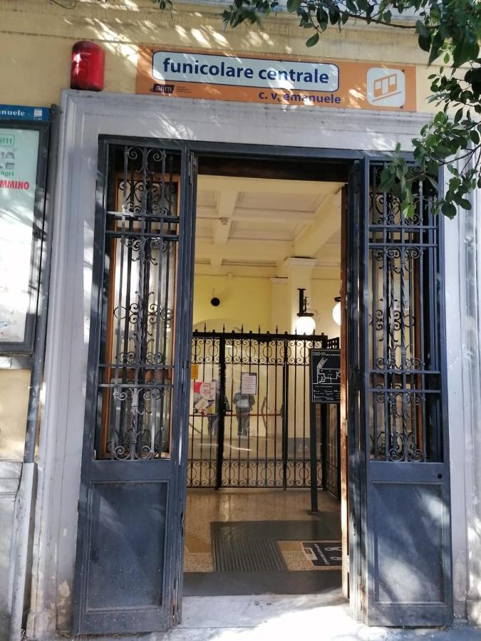 Casa Tolentino Al Centro Di Napoli Villa Exterior foto