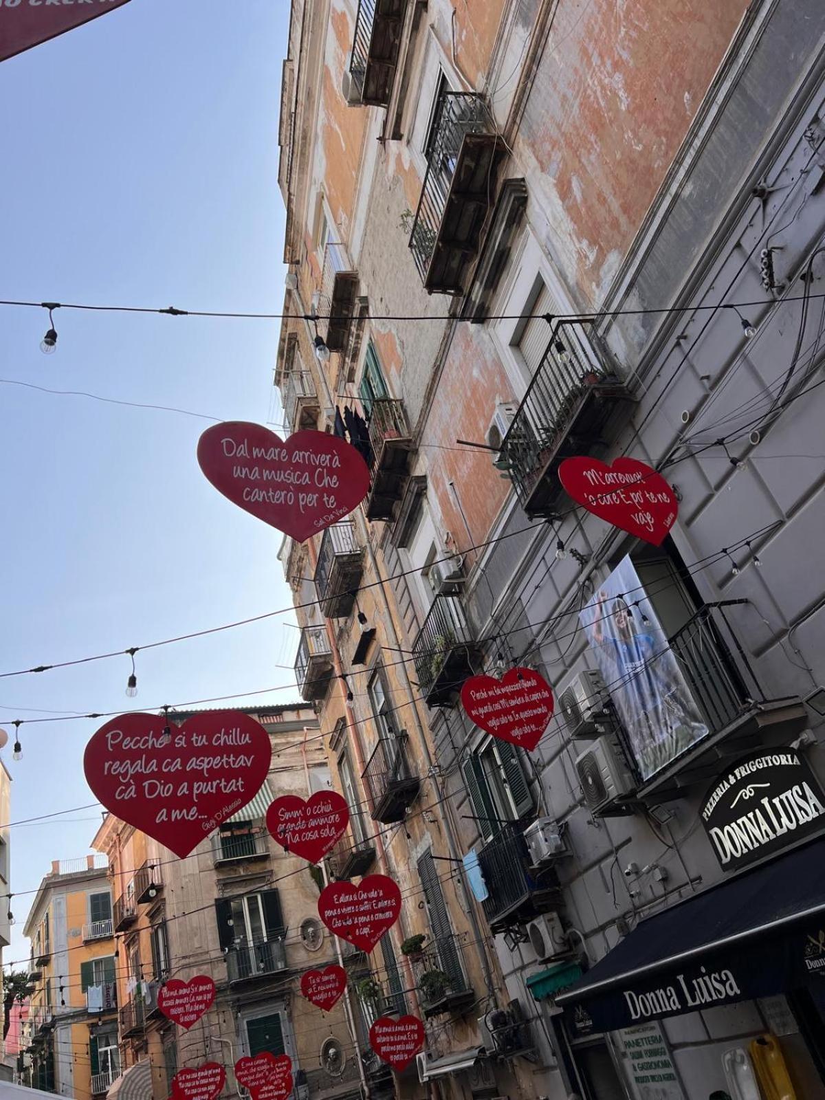 Casa Tolentino Al Centro Di Napoli Villa Exterior foto